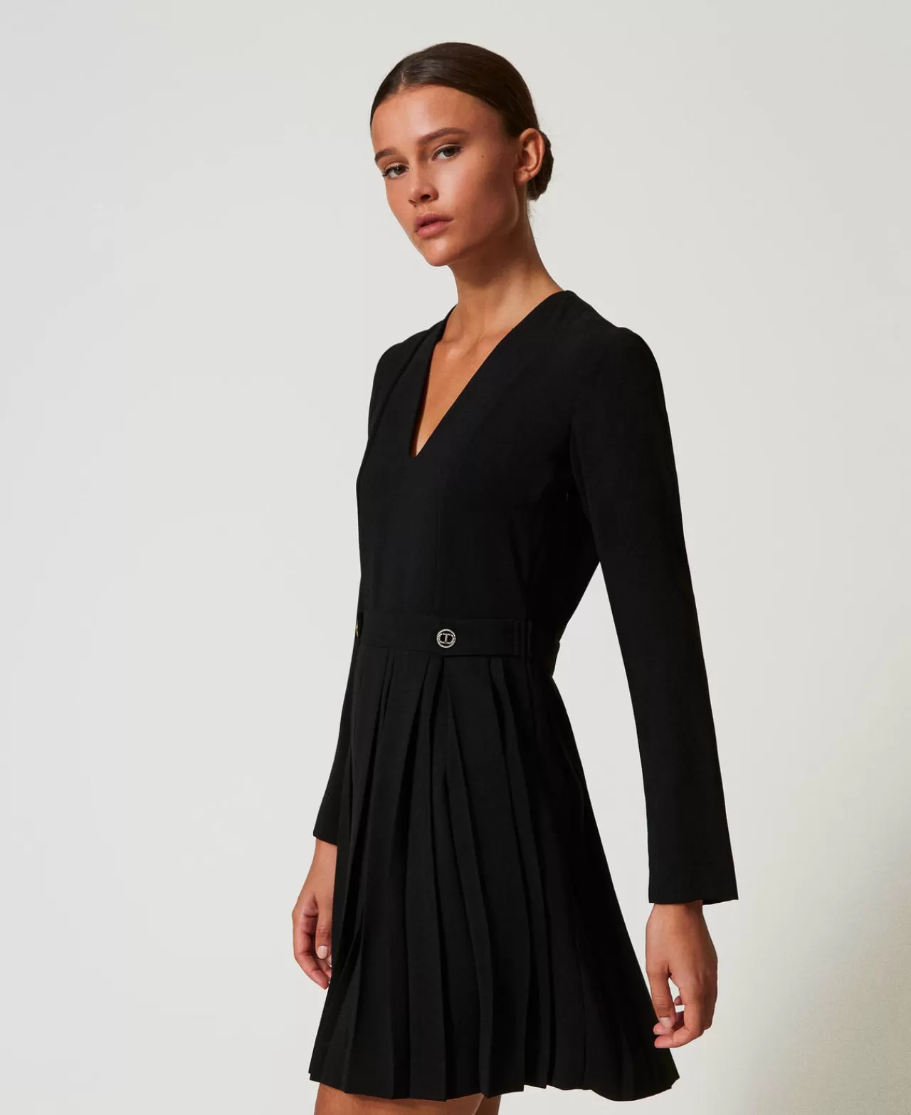 Vestiti Da Cerimonia | Vestiti Corti | TWINSET Milano Abito Corto In Crêpe Plissé Con Bottoni Nero