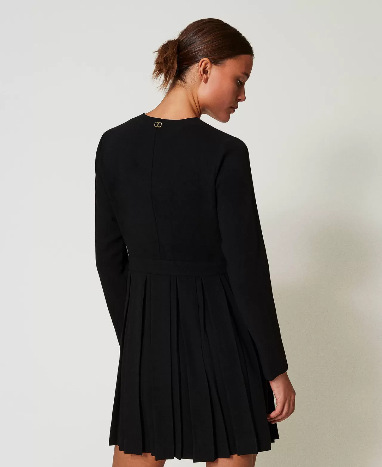 Vestiti Da Cerimonia | Vestiti Corti | TWINSET Milano Abito Corto In Crêpe Plissé Con Bottoni Nero
