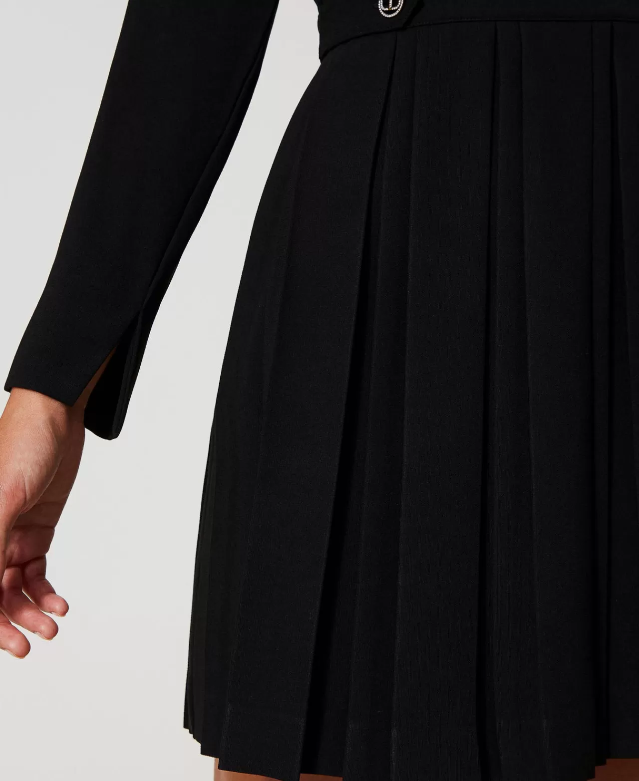 Vestiti Da Cerimonia | Vestiti Corti | TWINSET Milano Abito Corto In Crêpe Plissé Con Bottoni Nero