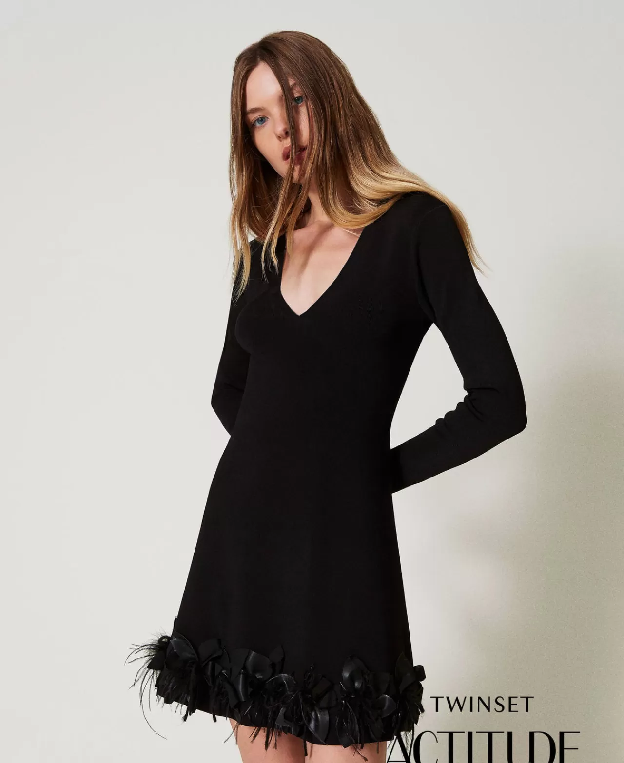 Vestiti In Maglia | Vestiti Corti | TWINSET Milano Abito Corto In Maglia Con Fiori E Piume Nero