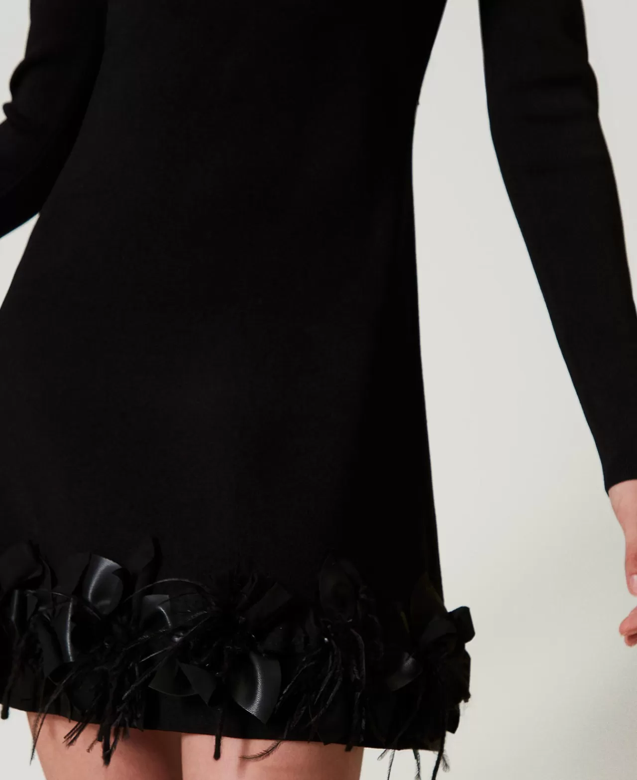 Vestiti In Maglia | Vestiti Corti | TWINSET Milano Abito Corto In Maglia Con Fiori E Piume Nero