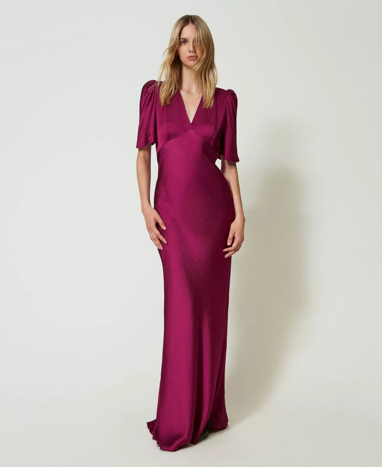 Vestiti Da Cerimonia | Vestiti Eleganti | TWINSET Milano Abito Lungo In Raso Martellato Viola "Red Plum"