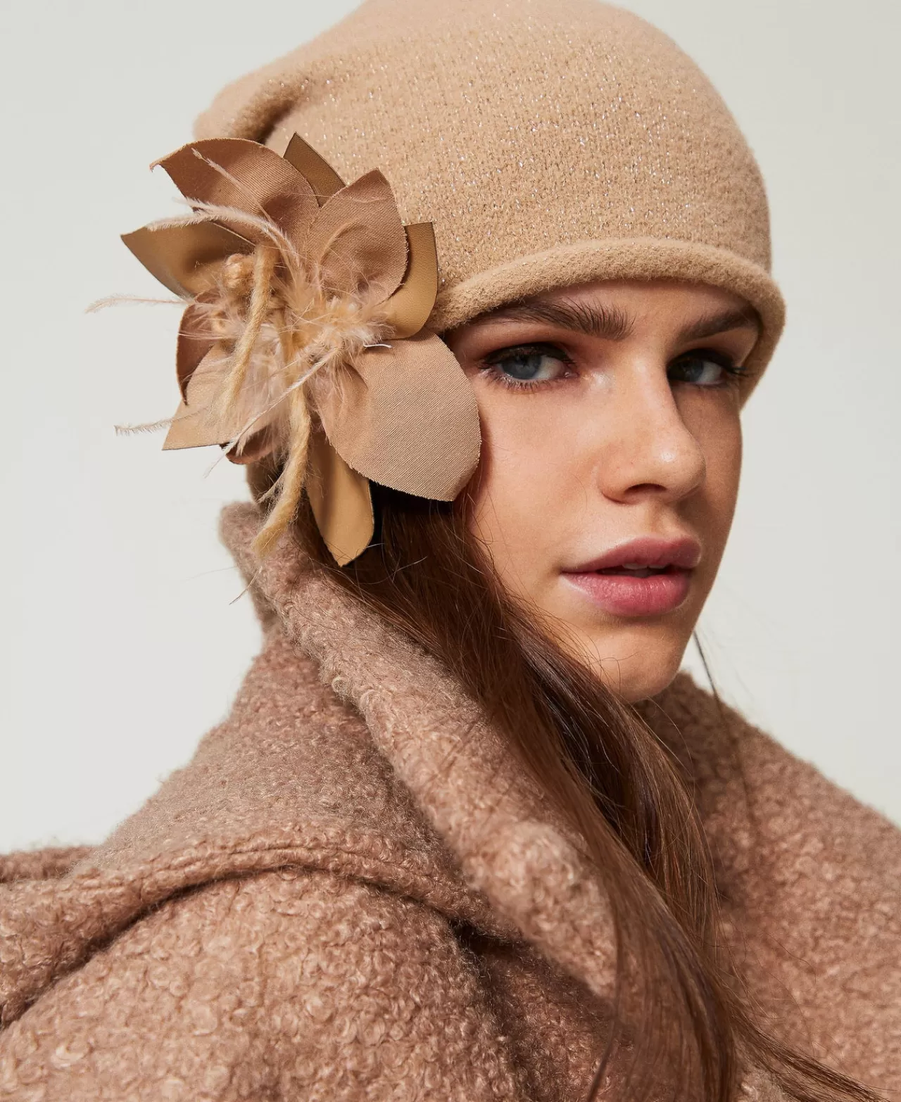 Cappelli | TWINSET Milano Berretto In Maglia Con Spilla A Fiore Beige "Sesame"