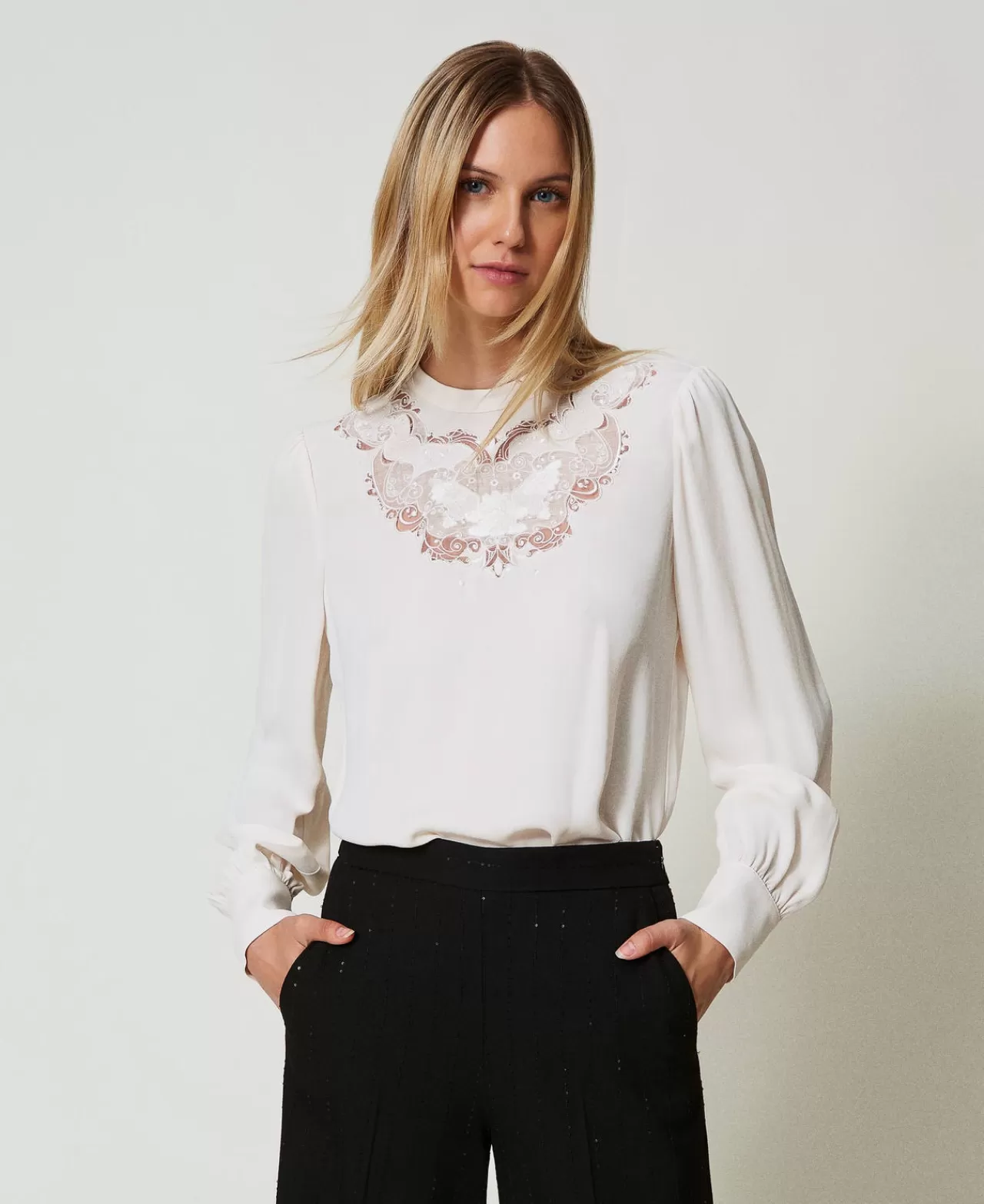 Bluse E Camicie | TWINSET Milano Blusa In Crêpe Con Ricamo Floreale Bianco "White Cream"