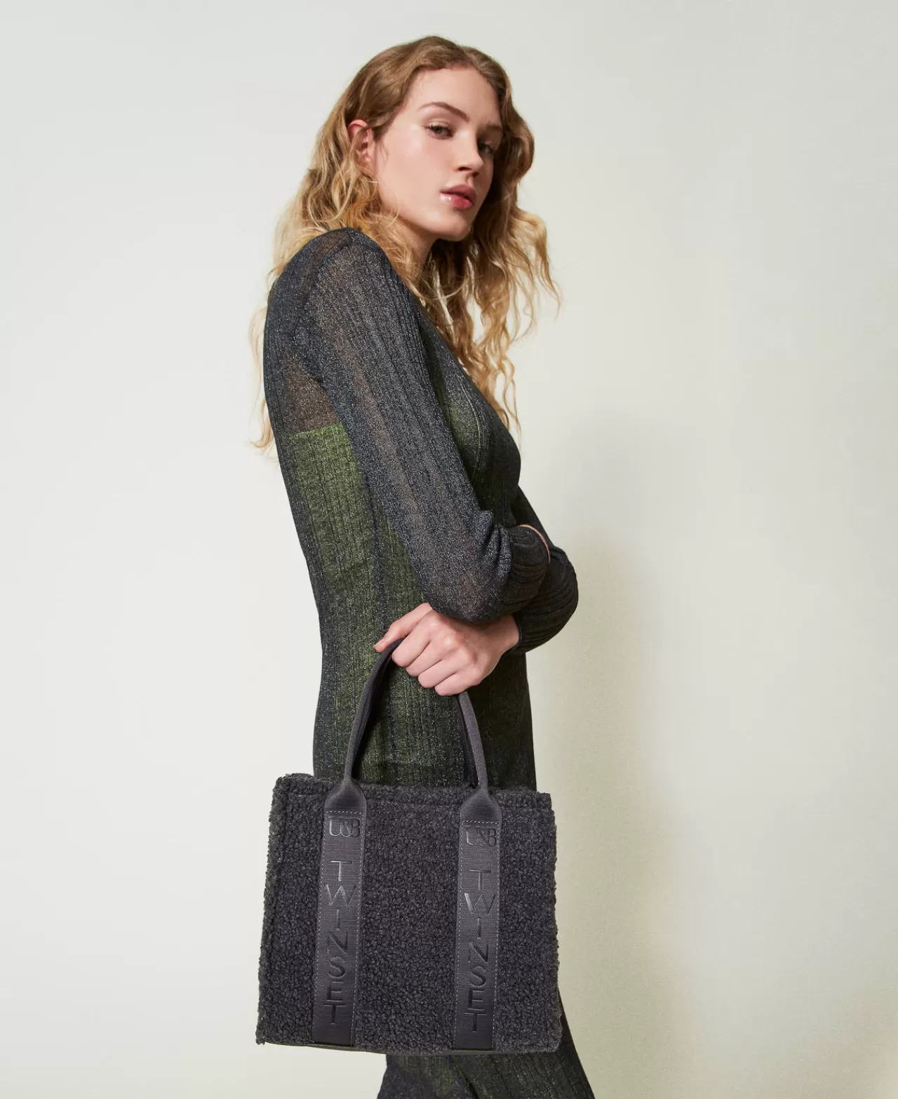 Borse Shopping | Borse A Mano | TWINSET Milano Borsa Shopper In Faux Fur Effetto Furry Grigio "Blackened Pearl"