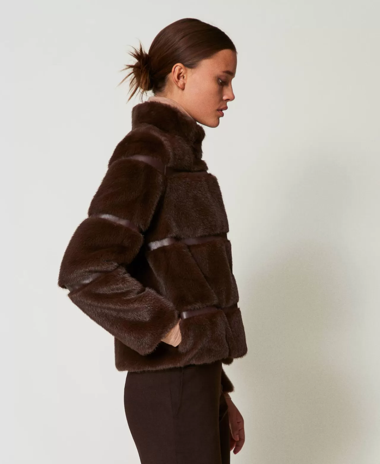 Cappotti E Trench | TWINSET Milano Cappotto Corto In Faux Fur Con Intarsi Coffee Chocolate