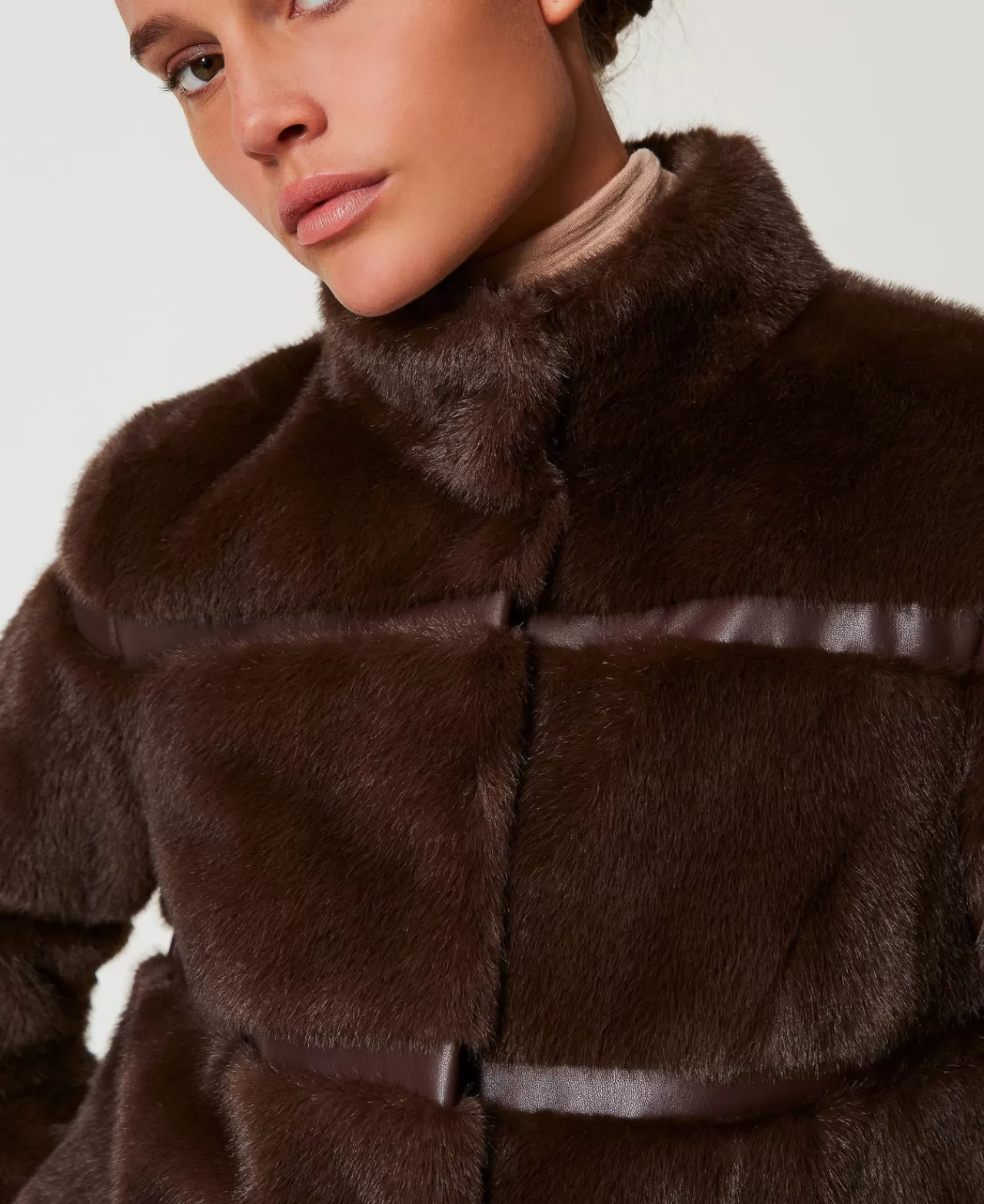 Cappotti E Trench | TWINSET Milano Cappotto Corto In Faux Fur Con Intarsi Coffee Chocolate