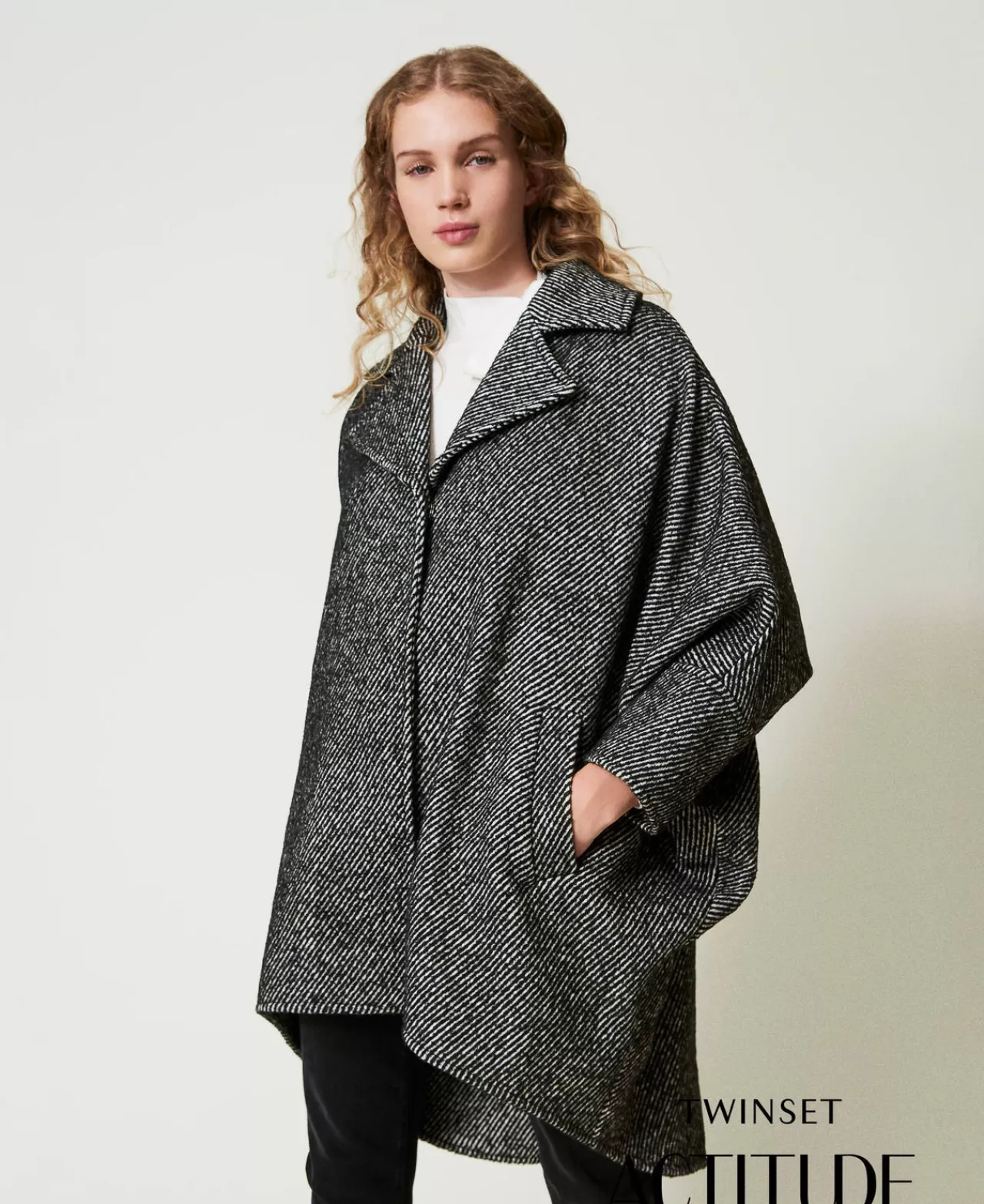 Cappotti E Trench | TWINSET Milano Cappotto Corto In Panno Bicolor White / Nero