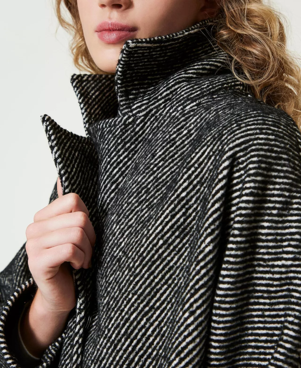 Cappotti E Trench | TWINSET Milano Cappotto Corto In Panno Bicolor White / Nero