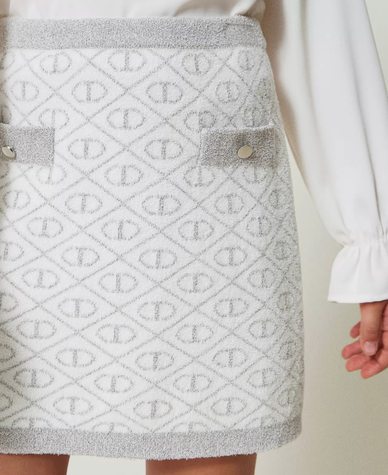 Gonne | TWINSET Milano Gonna Corta In Maglia Jacquard Con Oval T Bicolor Off White / Silver Metallizzato