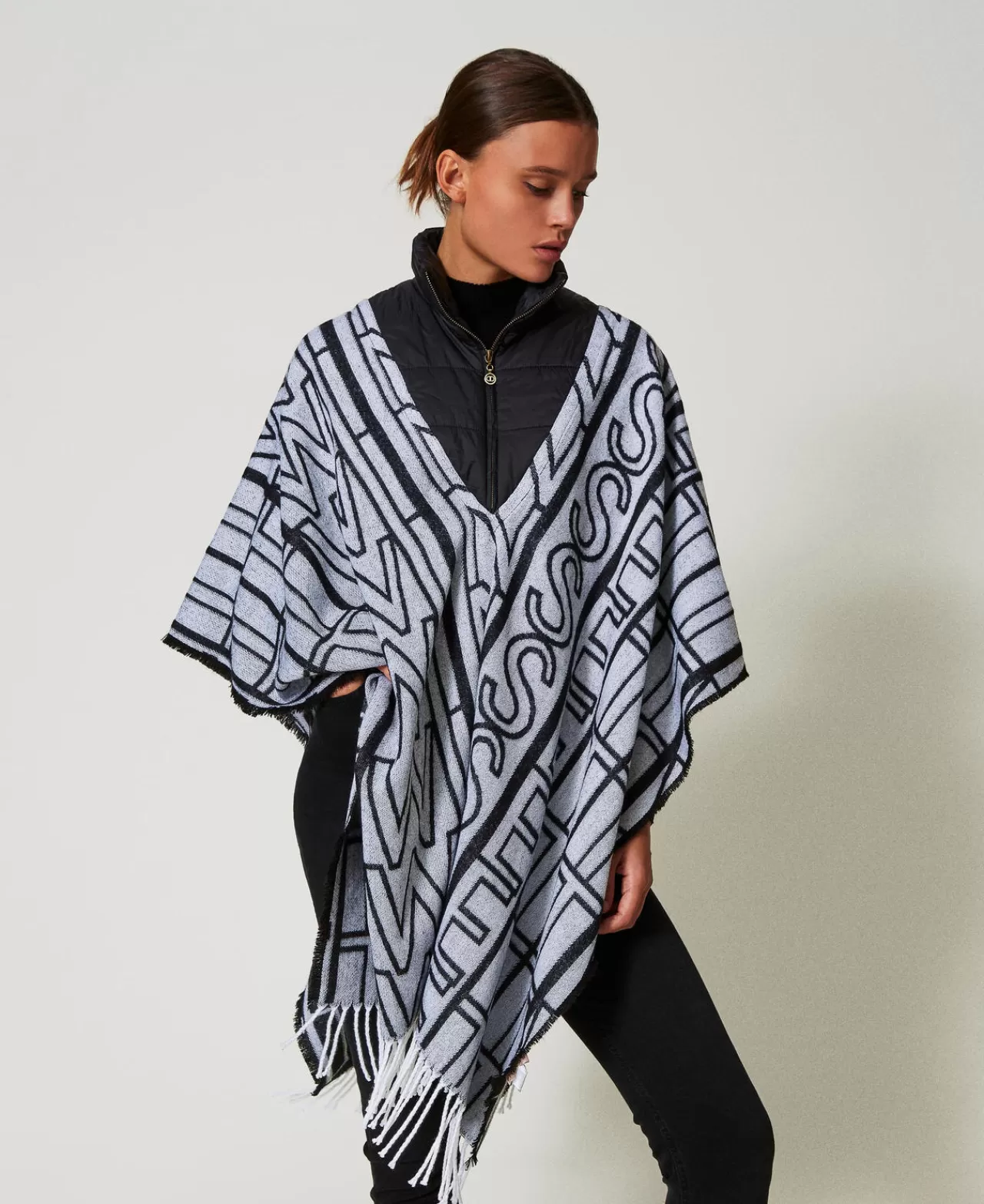 Poncho | TWINSET Milano Poncho Jacquard Con Logo Nero