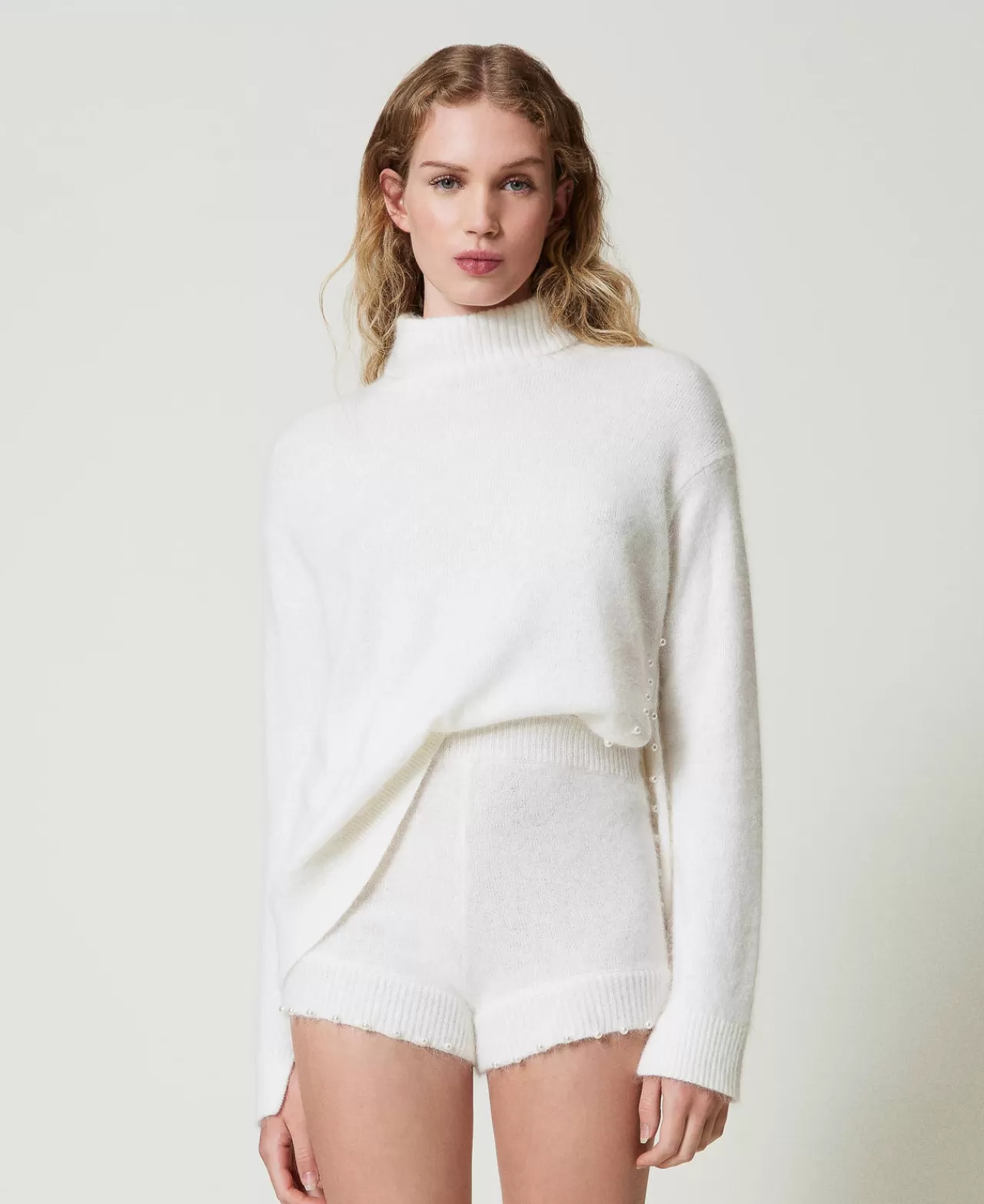 Shorts | TWINSET Milano Shorts In Maglia Misto Angora Con Perle Bianco Neve